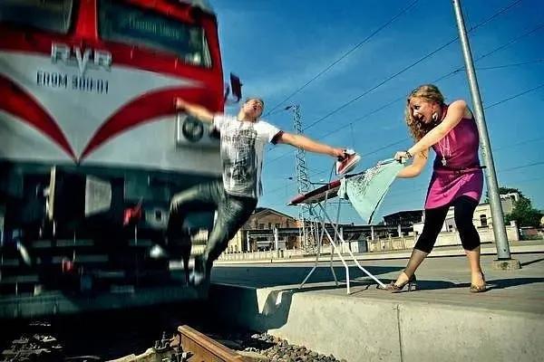 外國人少的原因！有種運動叫做極限熨燙衣服