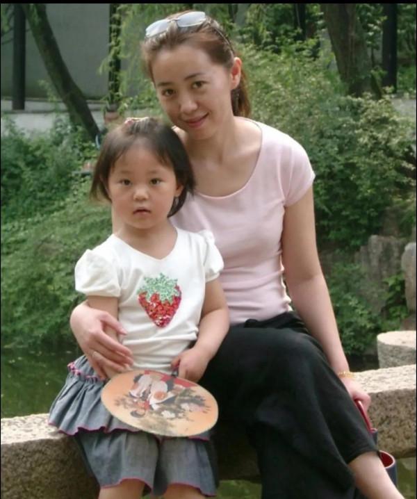 任程偉：妻子陪我住地下室7年，成名後更把妻子當成寶