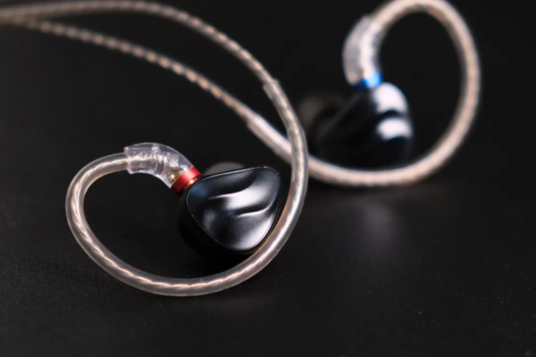 「首發測評」飛傲也開始在千元檔卷了?Fiio x Crinacle 聯名FHE分享 「首發測評」飛傲也開始在千元檔卷了?Fiio x Crinacle 聯名FHE分享