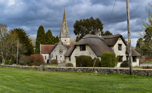 英國的末代男爵,莊園面積36平方公里,和于謙一樣愛養馬 英國的末代男爵,莊園面積36平方公里,和于謙一樣愛養馬