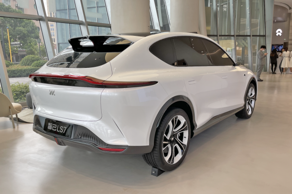 智己汽車首款SUV,配22英寸輪轂,明年9月上市,到店體驗智己LS7 智己汽車首款SUV,配22英寸輪轂,明年9月上市,到店體驗智己LS7