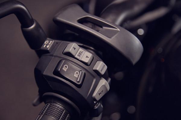 很燃很熱血，來認識一下讓騎士著迷的 Honda CM1100 旗艦巡航摩托