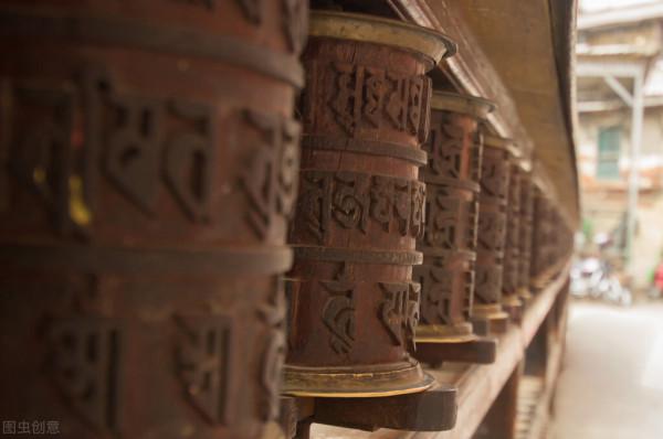 多種宗教融合下的高山眾神國度、被虔誠昇華的佛塔和印度教女神廟