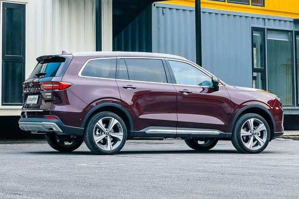 福特領裕新車車長軸距都縮短了？但大家關注點全在發動機上！