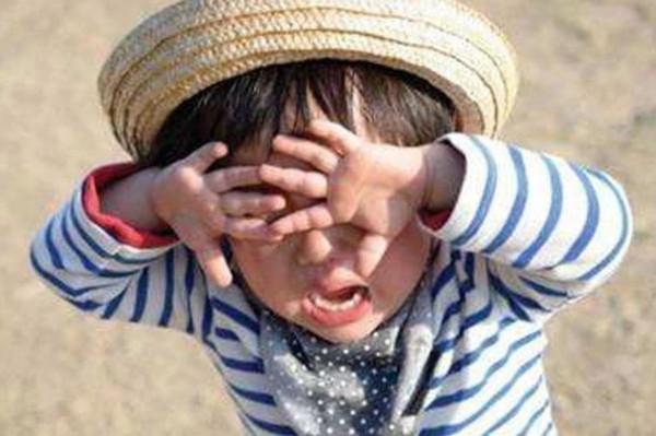 孩子為啥那麼粘人?媽媽洗澡、上廁所都跟著,瞭解心理需求很重要 孩子為啥那麼粘人?媽媽洗澡、上廁所都跟著,瞭解心理需求很重要