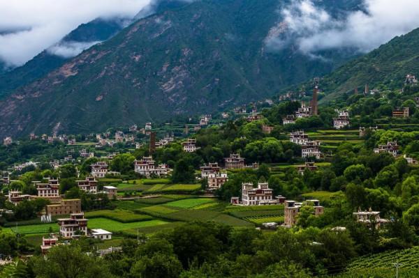 天路之行--川藏北線317+阿里南線+川藏南線318 第六篇 碉樓之鄉