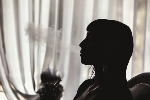 逆天奇案故事：井下藏屍10年，證據全毀，最後憑一條簡訊破案