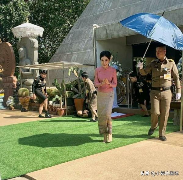 重塑輝煌，詩妮娜隨拉瑪十世赴德迎逆襲機會，討好提幫功是關鍵