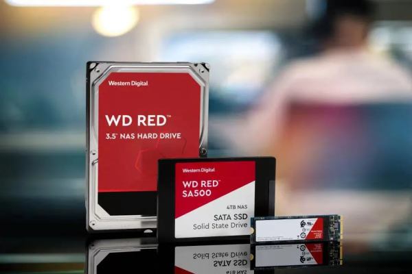 公有云VS私有云,守護你的專屬資料 公有云VS私有云,守護你的專屬資料