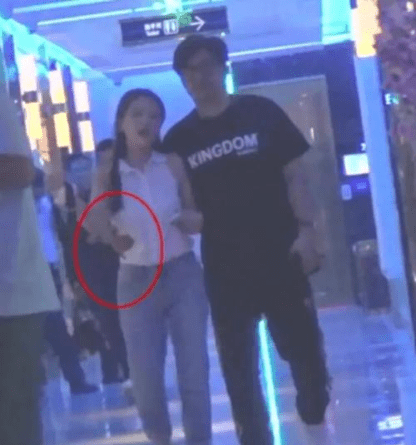 45歲的李湘,走到今天這一步,午夜夢迴時她是否後悔過? 45歲的李湘,走到今天這一步,午夜夢迴時她是否後悔過?