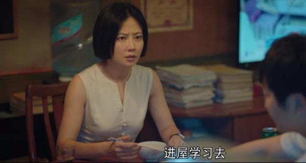 太牛了！央視黑馬諜戰劇收視狂飆，網友：從沒看過這麼爽的電視劇