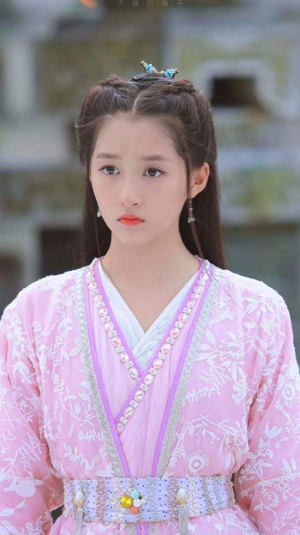 都說TVB演員青黃不接，內地小花又何嘗不是呢，觀眾只認那幾張臉