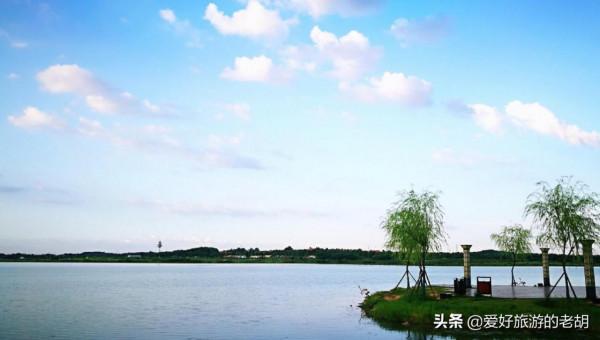 投資23億元的長沙人工湖,6000畝湖面煙波浩渺,十分靜謐安詳 投資23億元的長沙人工湖,6000畝湖面煙波浩渺,十分靜謐安詳