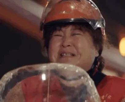 疫情下的溫暖真情，我們怎敢忘記！《穿過寒冬擁抱你》值得一看