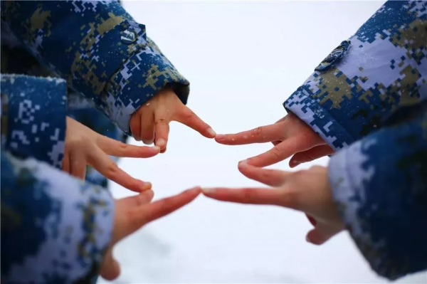 部隊打雪仗，太猛了