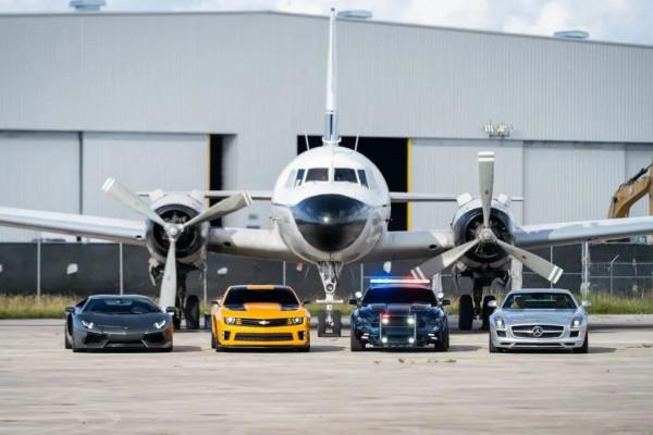 四款《變形金剛》道具車拍賣 四款《變形金剛》道具車拍賣