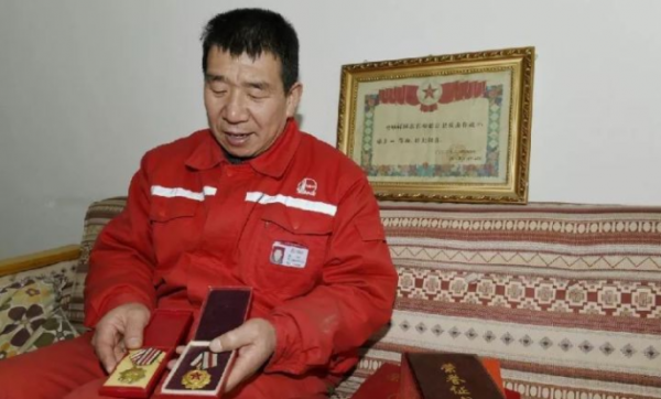 兩山輪戰中的偵察兵捕俘手