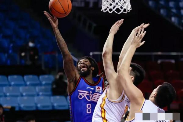 精彩！CBA一天兩爆冷，多一些冷門，競爭才會更激烈