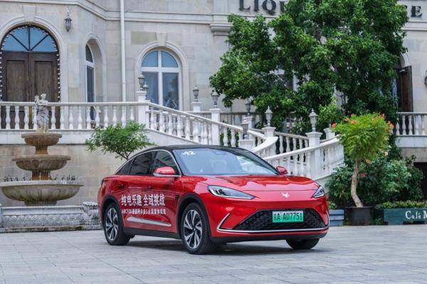 真實試駕極狐阿爾法S：底盤超穩，智慧輔助駕駛系統有點意思！