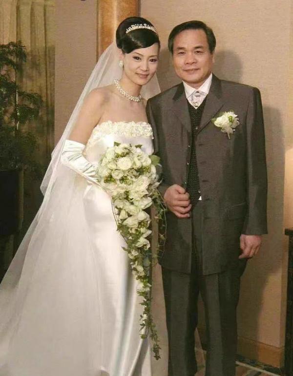 62歲劉雪華首登真人秀顏值驚豔，自嘲是孤寡老人，喪夫無子成遺憾