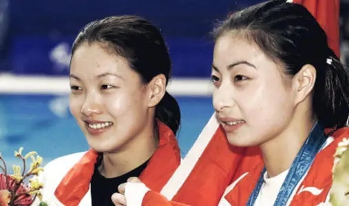 劉曉慶閨蜜是郎平,跳水皇后閨蜜是歌手?名人圈閨蜜組合太神奇 劉曉慶閨蜜是郎平,跳水皇后閨蜜是歌手?名人圈閨蜜組合太神奇