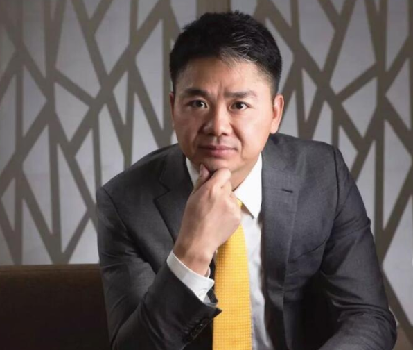 劉強東：把章澤天的女兒寵成公主，前任生的兒子卻是他一生的痛