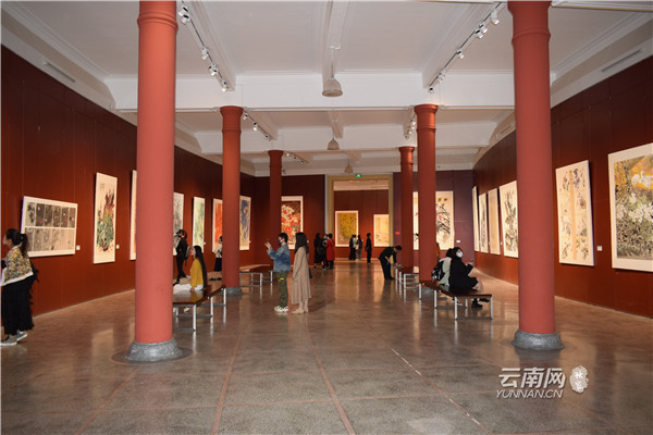 當今雲南花鳥畫創作情況的集中呈現——評“和美生態·博物雲南——花鳥畫創作展” 當今雲南花鳥畫創作情況的集中呈現——評“和美生態·博物雲南——花鳥畫創作展”