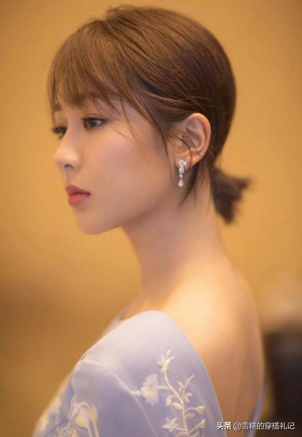 若你今年50歲,建議別留長卷發了,顯老!試試這3種短髮,真減齡 若你今年50歲,建議別留長卷發了,顯老!試試這3種短髮,真減齡