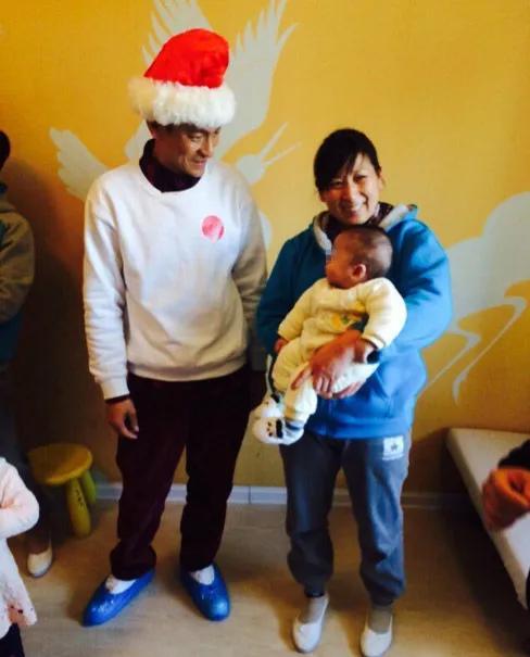 模範爸爸劉德華：為女兒請10個保鏢，三個保姆，還為女兒教育操心