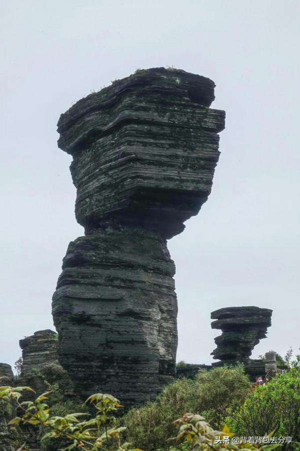 盤點中國十大懸崖邊上的建築，驚險而又震撼，你打卡過幾處呢