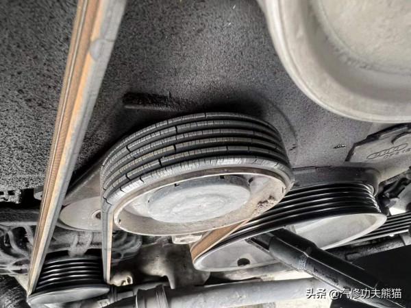 經濟下行購買新車計劃暫緩，翻新復古老爺車圓屁股奧迪老A6照樣香