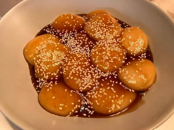 一家人去湖南旅遊，吃了幾道特色美食，家人們都不捨得回來