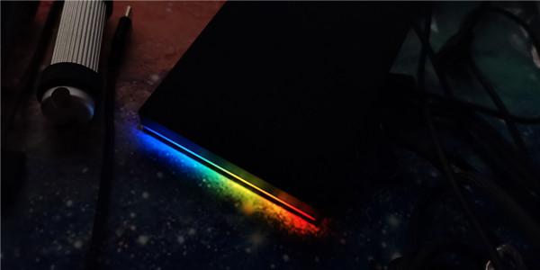 支援RGB燈效的行動硬碟——希捷酷玩極光俠開箱體驗