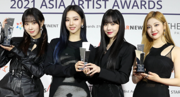 韓國最新頒獎禮大翻車！明星臉腫妝濃造型醜，韓網熱帖都在吐槽