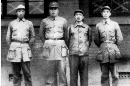 1949年二野挺進大西南，國民黨一上將請求起義，劉伯承：別理他