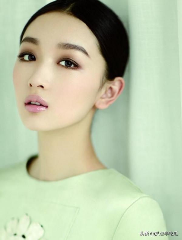 從“小黃鴨”到“時髦精”:周冬雨的10年鉅變,不靠整容靠什麼? 從“小黃鴨”到“時髦精”:周冬雨的10年鉅變,不靠整容靠什麼?