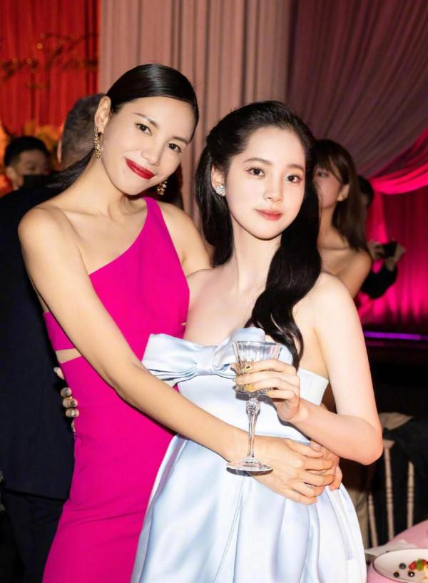 歐陽娜娜:「貴族風造型」絕絕子 歐陽娜娜:「貴族風造型」絕絕子