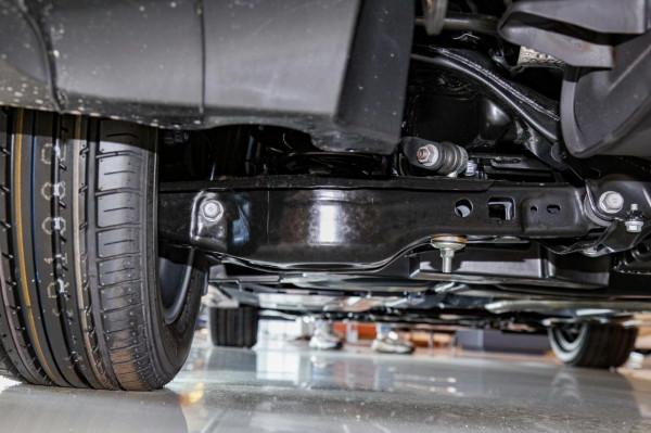 評測雷克薩斯CT，搭配1.8L發動機，油電混動，品質做工