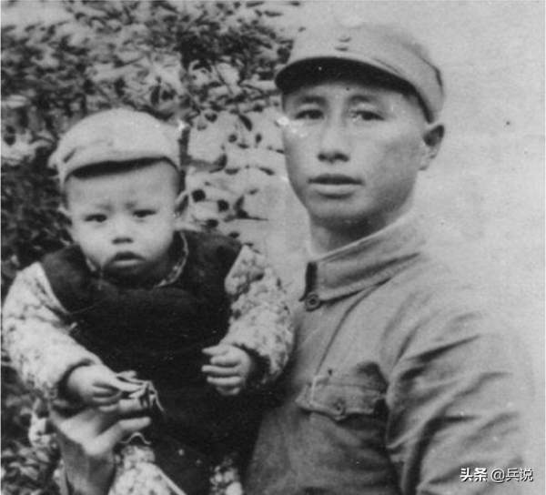 土匪殘殺20餘名幹部，凌辱2名女隊員，新四軍團長大刀復仇