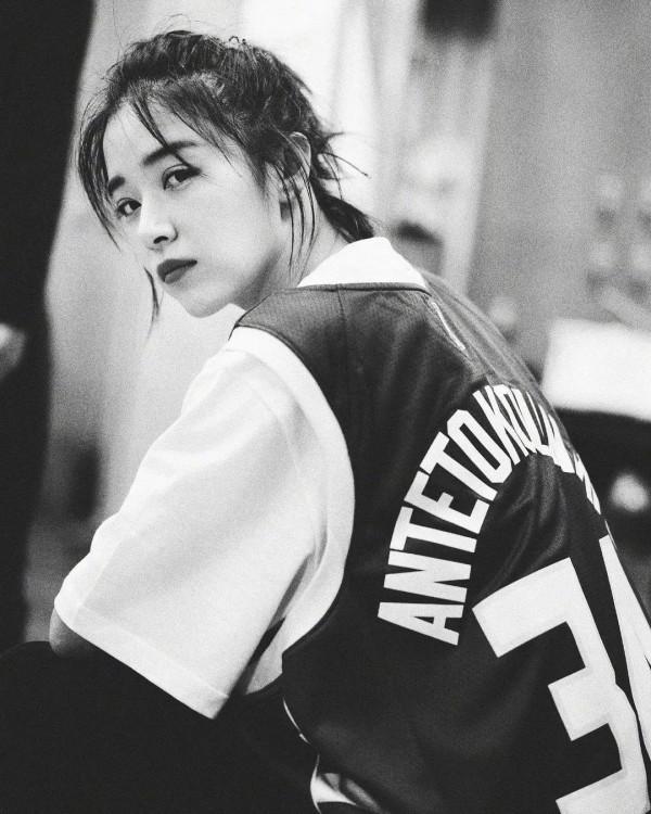 闞清子，清冷孤傲不食煙火！形容她只需要兩個字：高貴