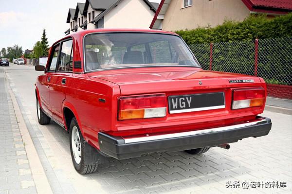一輛1987年產蘇聯拉達2107轎車