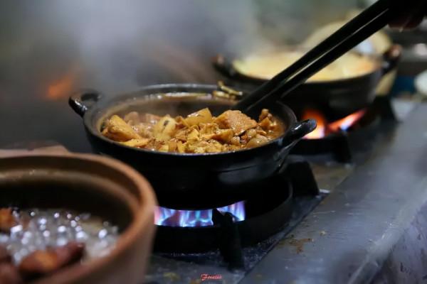 阿Vo阿Die的秘密基地-“地下室老爸茶”，隨便點，都便宜