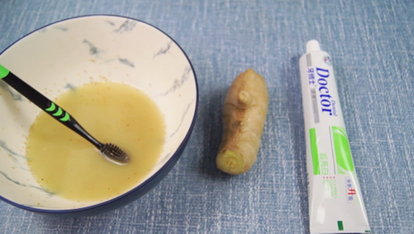 牙膏擠生薑上,效果太神奇了,解決了很多人的困擾,太實用了 牙膏擠生薑上,效果太神奇了,解決了很多人的困擾,太實用了