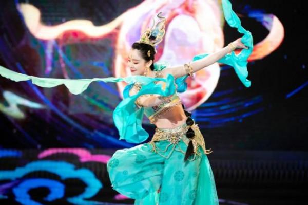 湖南小年晚會,這才是芒果臺的真正實力,白鹿民族風造型好颯 湖南小年晚會,這才是芒果臺的真正實力,白鹿民族風造型好颯