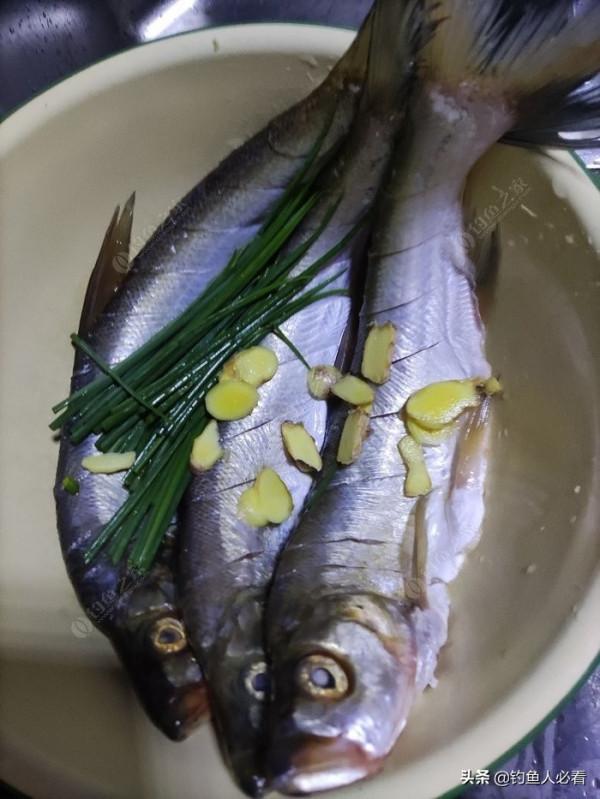 翹嘴大家都怎麼吃呢?今天教給大家做一道鮮椒翹嘴 翹嘴大家都怎麼吃呢?今天教給大家做一道鮮椒翹嘴