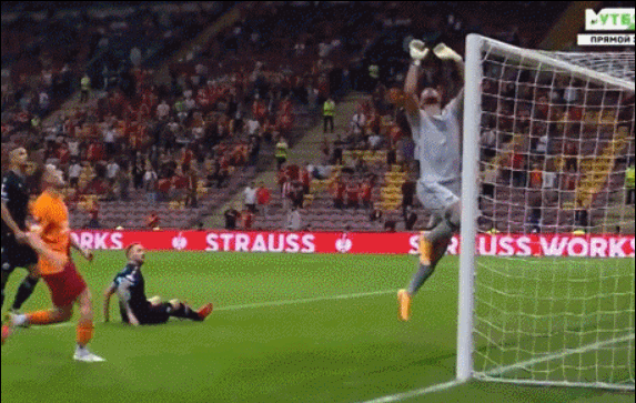 門將烏龍，反向一球成名