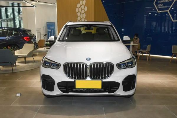 德系純進口豪華SUV，5&period;6秒破百，油耗低至2&period;2L，實拍寶馬X5 PHEV