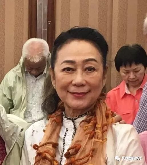 72歲“梅超風”的近照曝光，精神矍鑠身體硬朗，為何一生未嫁？