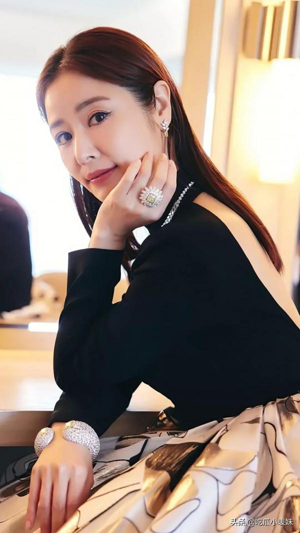 林心如，溫柔端莊，氣質優雅，是你的女神嗎？