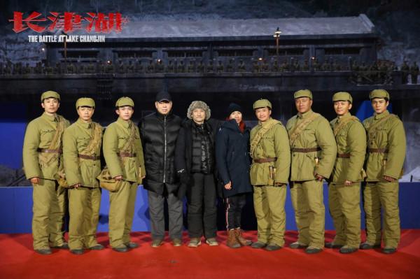 大灣區中秋晚會，謝霆鋒王菲同臺期待，魏大勳劉愷威同臺尷尬